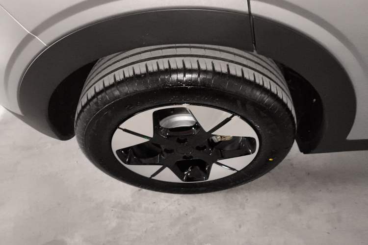 Used Geely Galaxy Geome 2025 UP 410km Exploration Edition Right Rear Wheel Hub