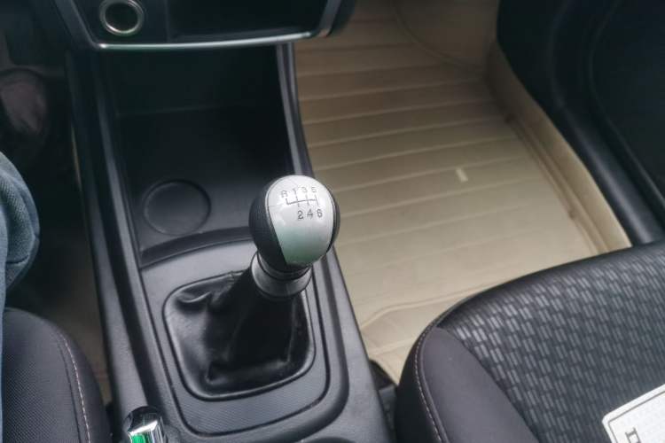 Used SsangYong Korando 2014 2.0L Gasoline Two-Wheel Drive Manual Comfort Navigation Edition
