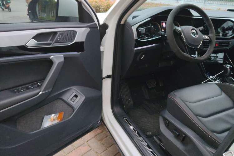 Used Volkswagen Tayron 2021 280TSI Two-Wheel Drive Luxury Smart Connectivity Version
