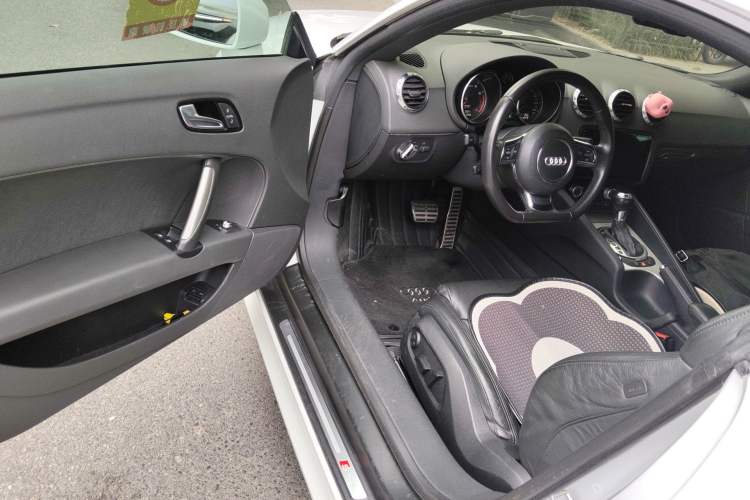 Used Audi TT 2013 TT Coupe 45 TFSI Driver Seat