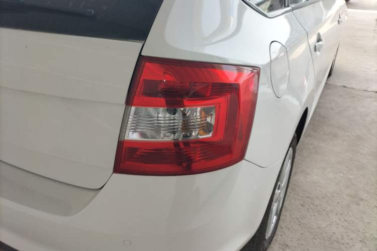 Used Skoda Rapid Spaceback 2018 1.6L Automatic Comfort Edition