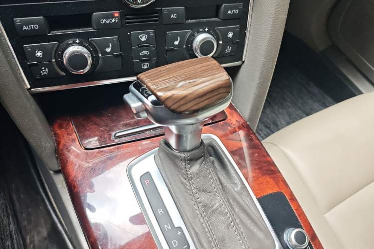 Used Audi A6L 2011 2.4L Technology Edition Gear Lever