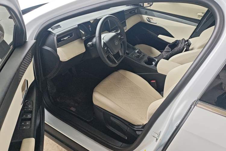 Used BYD Qin PLUS 2025 EV Smart Drive Edition 510KM Leading Model Driver Seat