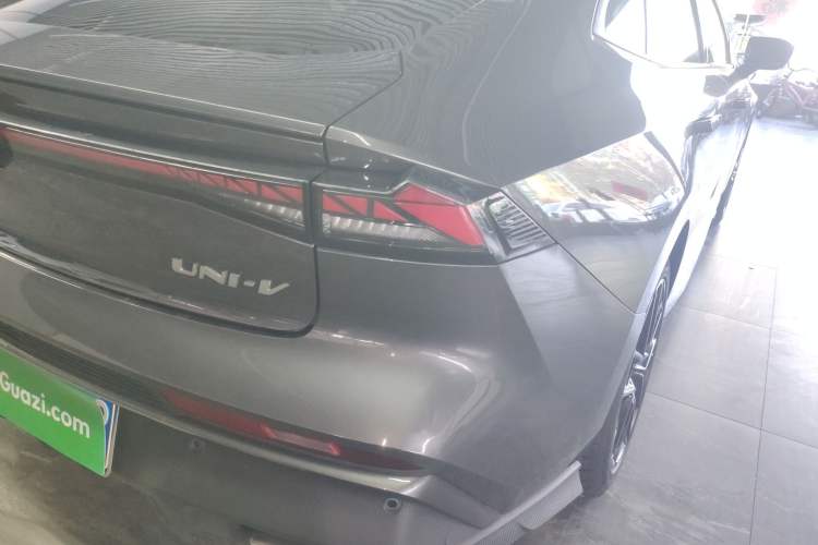 Used CHANGAN UNI-V 2024 1.5T Prestige Edition Right Rear Taillight