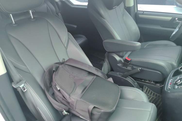 Used SAIC MAXUS G10 2022 2.0T Automatic Smart Enjoyment Version Gasoline 7 Seats