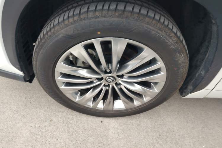 Used Toyota Highlander 2022 Dual-Engine 2.5L Four-Wheel Drive Prestige Version 7 Seats
