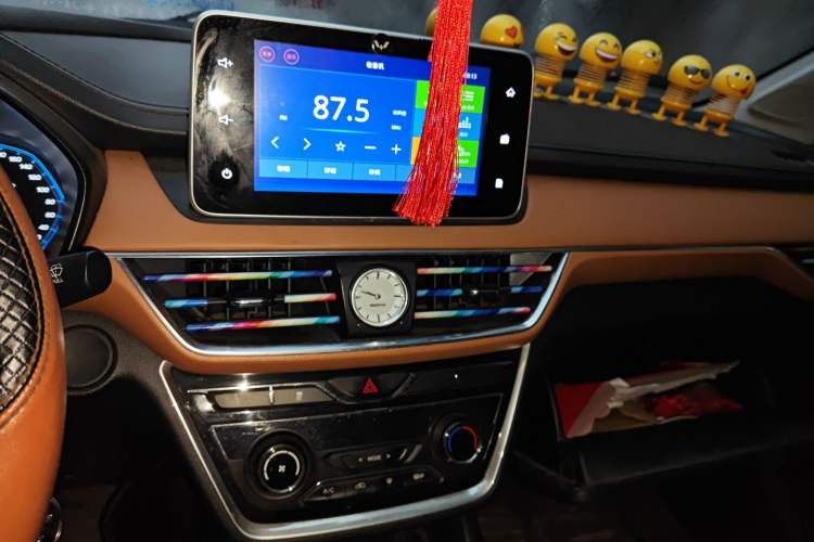 Used Wuling Hongguang S3 2018 1.5L Manual Luxury Model China V Standard
