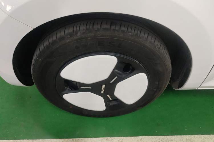 Used CHANGAN NEVO Lumin 2025 205 km Xiangqin Version Left Front Wheel Hub