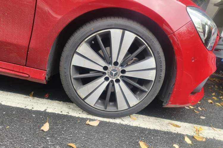 Used Mercedes-Benz CLA 2019 CLA 200 Sport Edition Right Front Wheel Hub