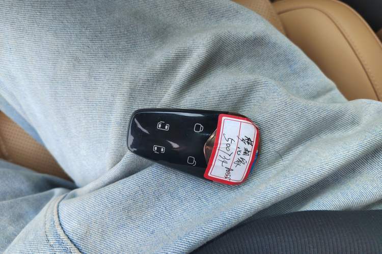 Used VOYAH Dream 2025 PHEV Four-Wheel-Drive Flagship Kunpeng Edition Vehicle Key