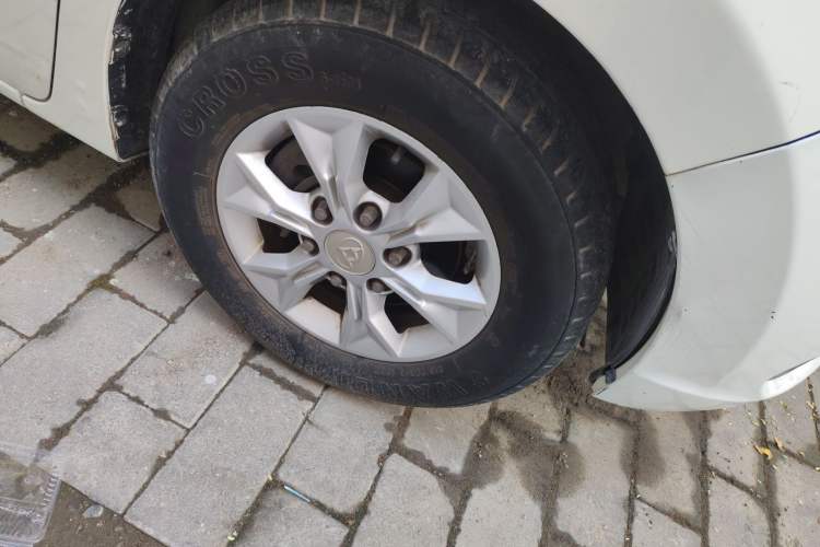 Used SAIC MAXUS G10 2015 2.0T Automatic Anniversary Edition Right Front Wheel Hub