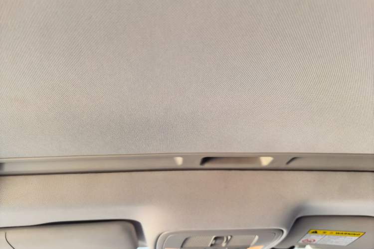 Used Roewe i5 2019 1.5L Manual 4G Connectable Langhao Edition Headliner