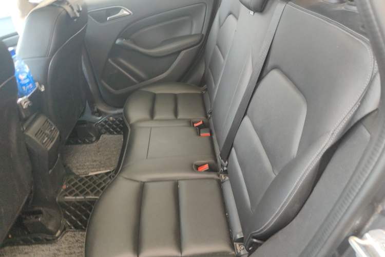 Used Mercedes-Benz B-Class 2017 B 200 Fashion Model Left Rear Seat