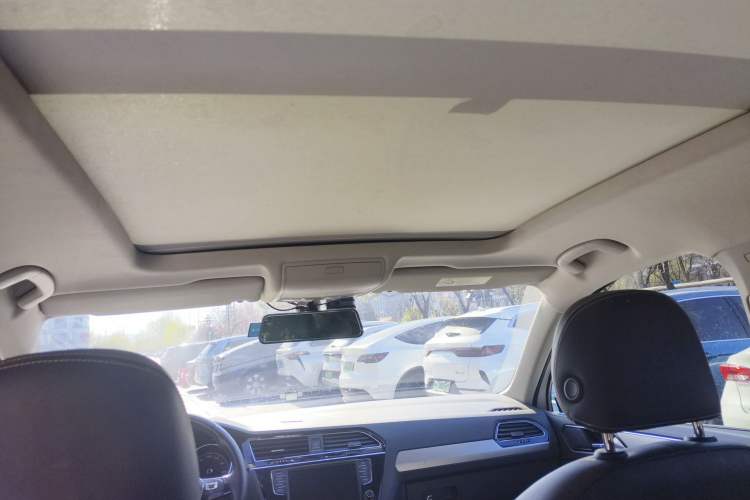 Used Volkswagen Tiguan L 2017 330TSI Automatic Two-Wheel Drive Luxury Edition Headliner