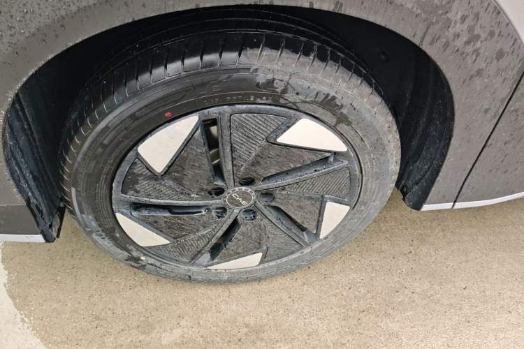 Used BYD Sealion 05 EV 2025 520 km Flagship SmartDrive Version Left Front Wheel Hub