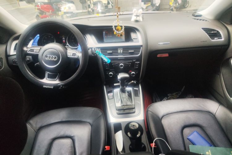 Used Audi A5 2013 Sportback 40 TFSI Center Console