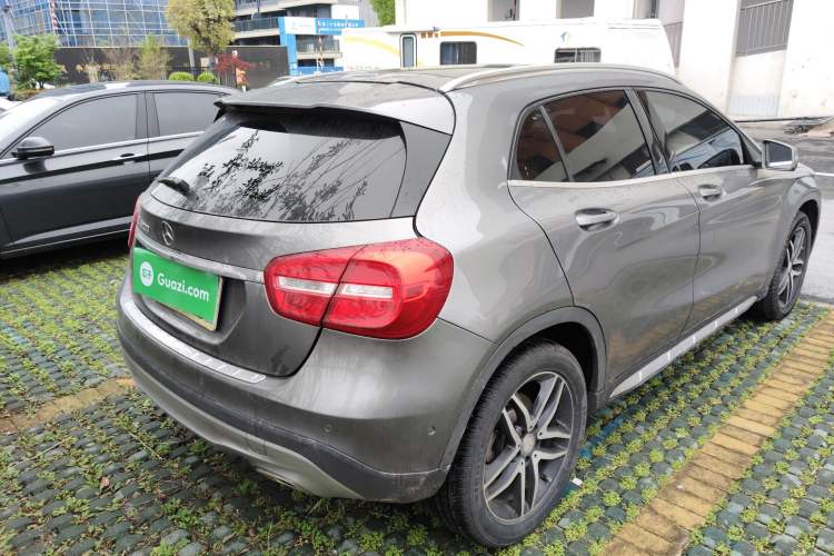 Used Mercedes-Benz GLA 2016 GLA 200 Fashion Model Rear Right 45 Deg