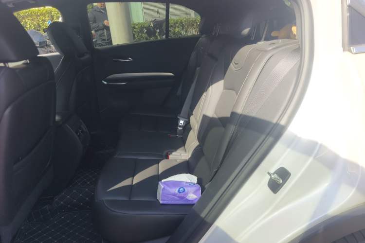 Used Cadillac XT4 2020 28T Two-Wheel-Drive Leading Version
