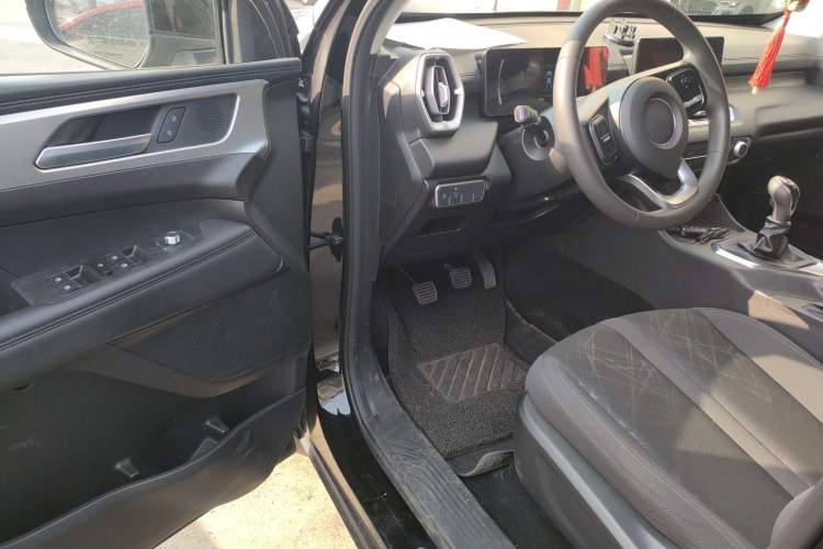 Used Great Wall King Kong Poer 2022 2.0T Manual Gasoline Two-Wheel Drive Entrepreneurial Version Long Box Flatbed GW4C20B
