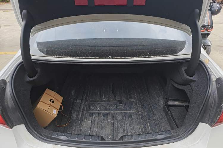 Used BMW 3 Series 2016 316i Fashion Model Trunk