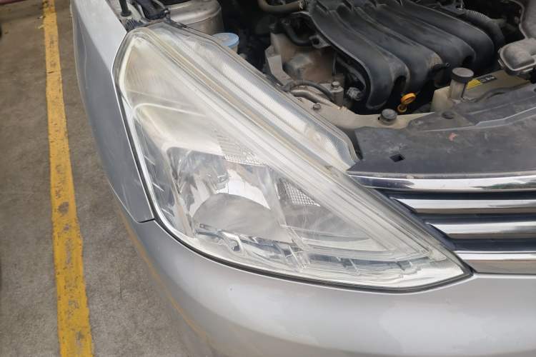 Used Nissan Livina 2013 1.6XE CVT Comfort Edition Right Front Headlight
