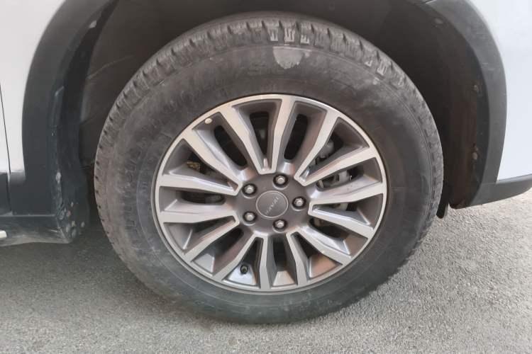 Used Haval H6 2015 Sport Edition 1.5T Automatic Two-Wheel Drive Luxury Model Right Front Wheel Hub