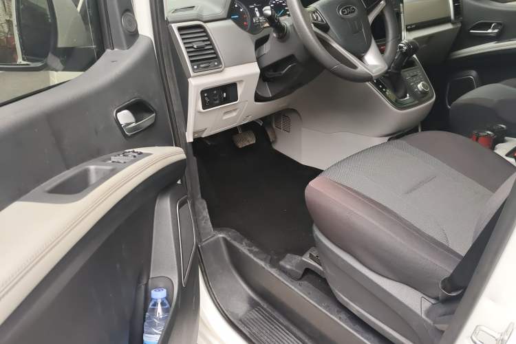 Used JAC Refine M4 2022 2.0 TGDI Automatic Business Edition
