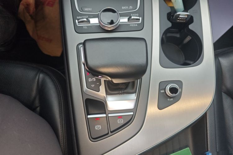 Used Audi Q7 2018 40 TFSI Comfort Model
