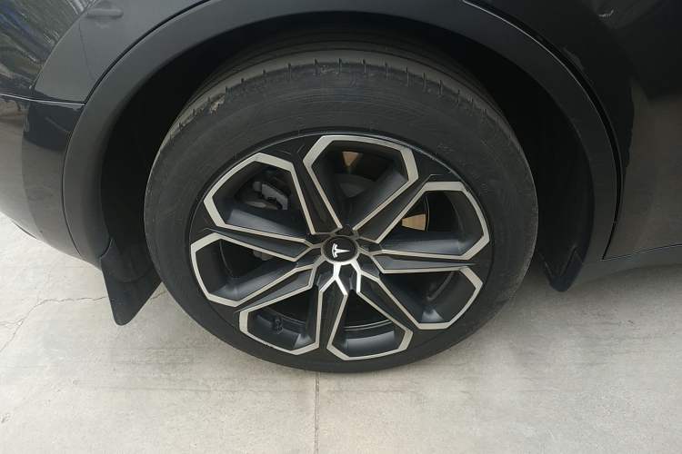 Used Tesla Model Y 2024 Rear-Wheel-Drive Version
