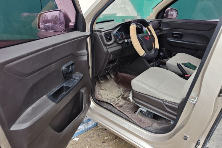 Used Wuling Hongguang V 2022 1.5L Jingqu Edition Electric-Assist LAR