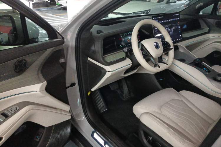 Used Denza N7 2023 with Ultra-Long Range Driver Seat