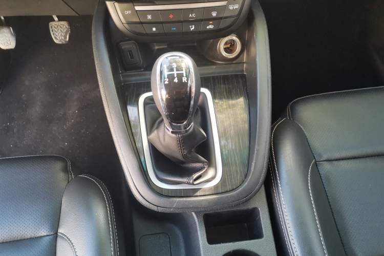 Used SWM X7 2016 1.8L Manual Luxury Edition 7 Seats
