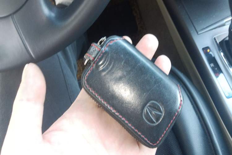 Used Acura RDX  Vehicle Key