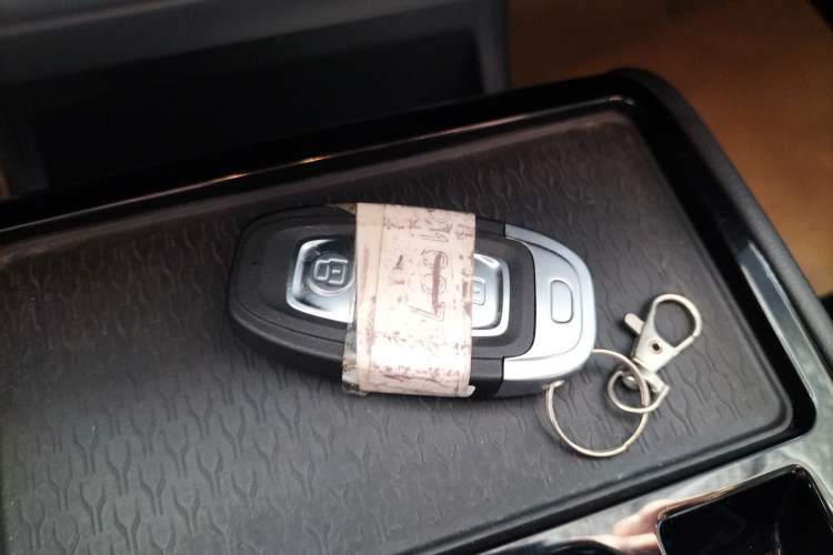 Used Hongqi E-QM5 2022 431 km Charge & Enjoy Edition
