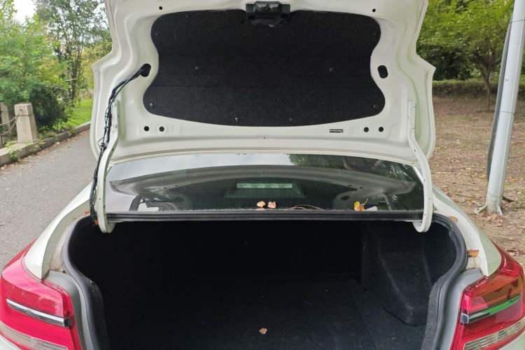 Used Toyota YARiS L Zhi Xiang 2018 1.5E CVT Champion Limited Edition Trunk