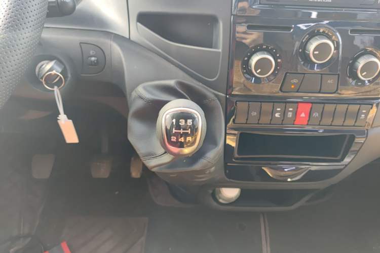 Used Iveco Eurocargo 2021 2.0T Manual Super-Rui Short Wheelbase High-Roof Side-Sliding Door F1A
