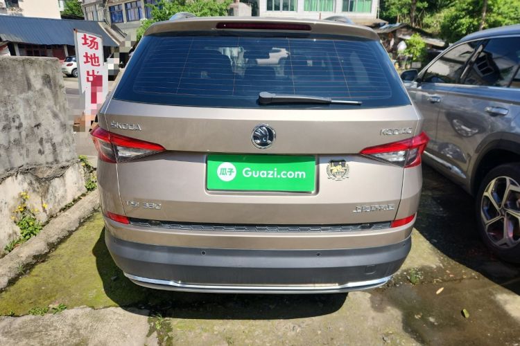 Used Skoda Kodiaq 2018 Facelifted TSI330 5-Seater Two-Wheel-Drive Luxury Enjoyment Edition Rear