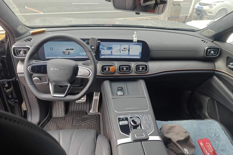 Used Chery Tiggo 9 2025 2.0T Dual-Clutch Two-Wheel Drive Luxury Edition 5 Seats