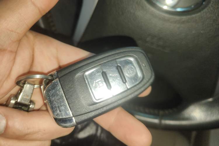 Used Toyota Highlander 2012 2.7L Two-Wheel Drive 5-Seater Sport Edition Vehicle Key