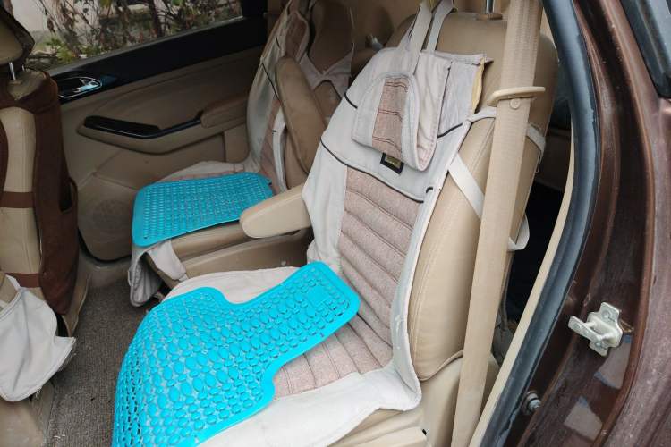 Used Baojun 730 2014 1.5L manual luxury trim 7 seats