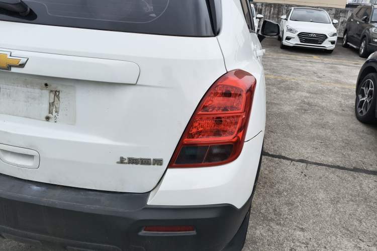 Used Chevrolet Trax 2016 1.4T Manual Two-Wheel Drive Comfort Version with Sunroof Exterior 3