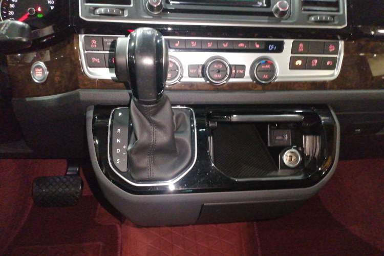 Used Volkswagen Multivan 2019 2.0 TSI 4x4 Prestige Edition 7-Seater
