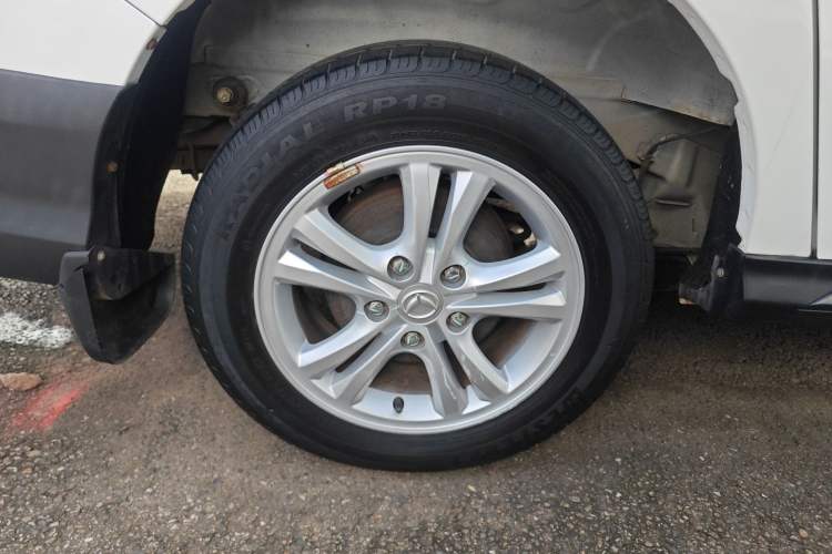 Used HYOSOW H3 2015 1.5L manual Comfort trim level