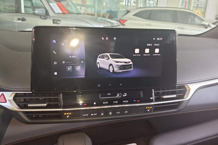 Used Toyota SIENNA 2024 2.5L Hybrid Luxury Edition Audio And AC Panel