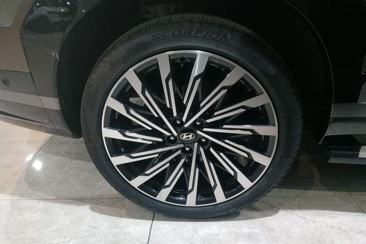 Used Hyundai Santa Fe 2024 2.0T Connoisseur Ultra Exterior 5