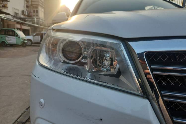 Used Haval H6 2015 Sport Edition 1.5T Manual Two-Wheel Drive Elite Model Right Front Headlight