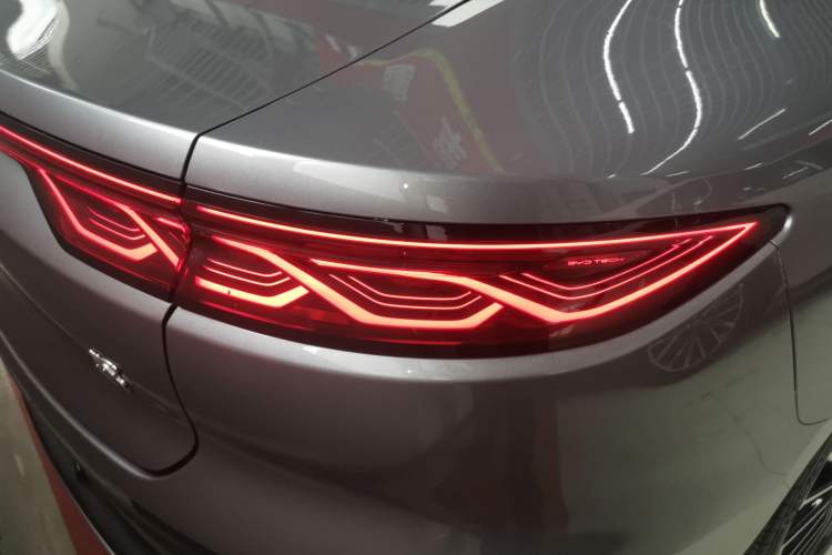 Used BYD Han 2024 EV Glory Edition 506KM Front-Wheel-Drive Premium Model
