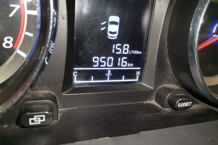 Used FORTHING CM7 2016 2.0T Manual Luxury Edition Odometer Close Up