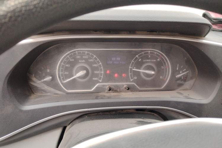 Used SAIC MAXUS Xintu V80 2023 2.0T Manual Classic Aoyuntong Long Wheelbase Mid-Height 6/7/8/9-Seater
