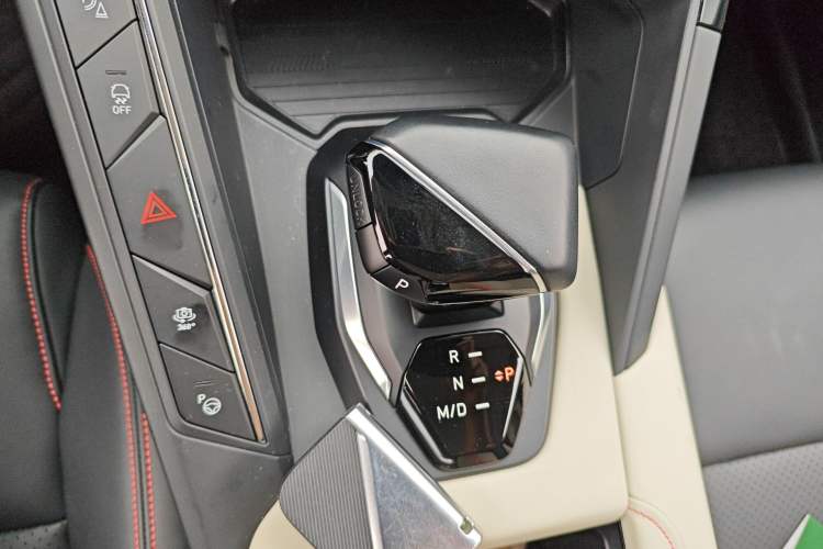 Used Lynk & Co 06 2020 1.5T YAO Halo Gear Lever